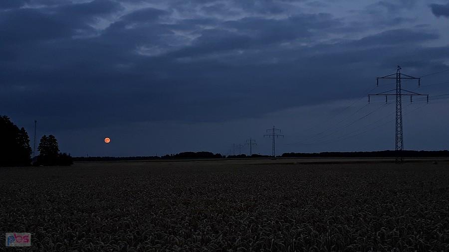 Pomarańczowy księżyc