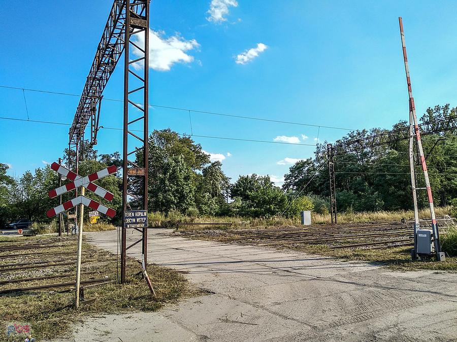 Teren kopalni... Szkoda. Tak niewiele brakło by hałdę objechać z drugiej strony.