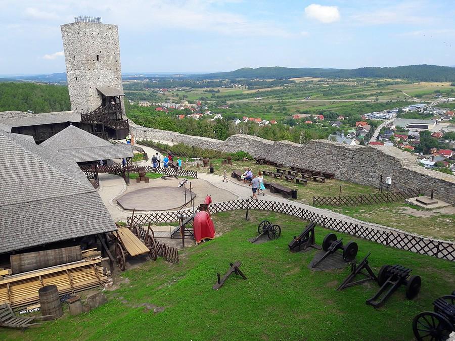 Widok z zamku górnego na zamek dolny I.