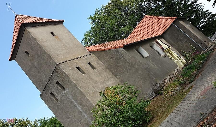 BYTOWO (niem.Butow) Kościół filialny p.w. św. Wojciecha Biskupa Męczennika z XVII w.