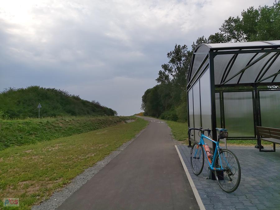 Nowa ścieżka rowerpwa przed Żerkowem