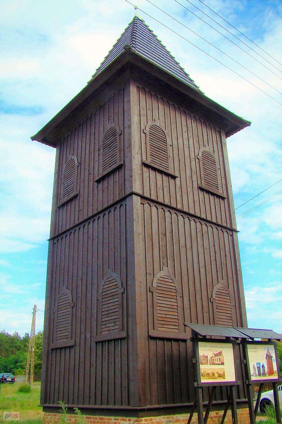 Zabytkowa dzwonnica w Stanach