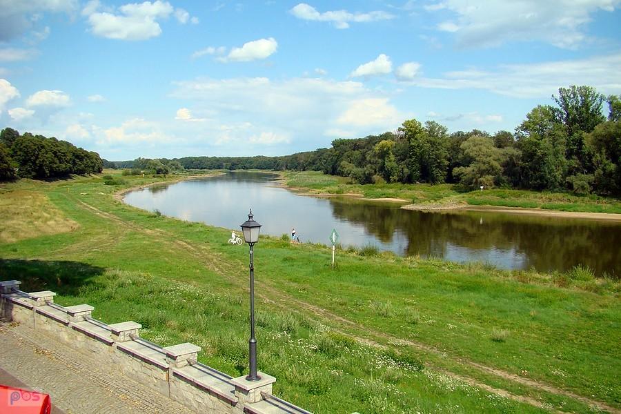 Nowa Sól. Widok na Odrę z promenady.
