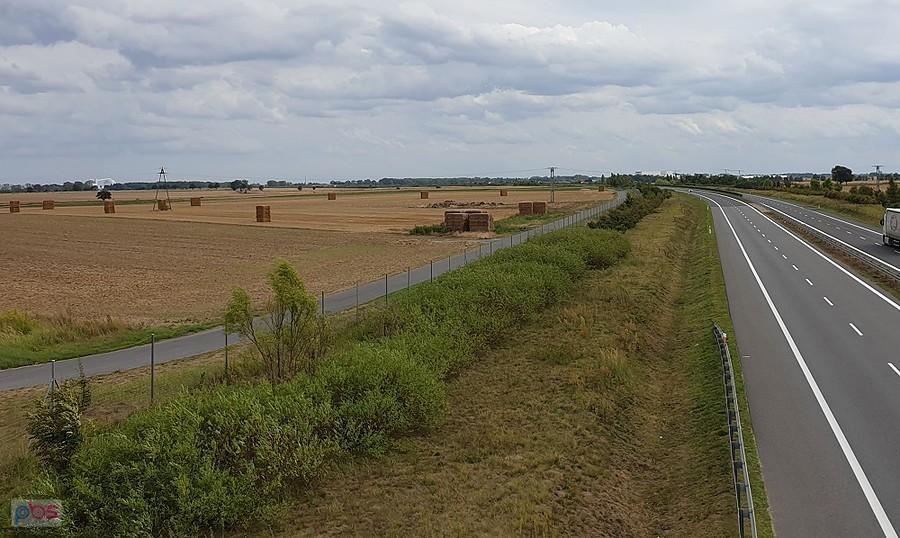 Widok z wiaduktu nad S10 w okolicy Lipnika