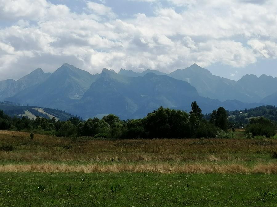 W oddali Tatry Wysokie.