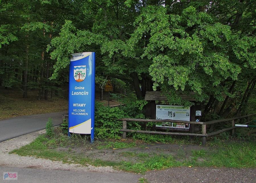 Dojeżdżamy do rezerwatu Nart i wjeżdżamy na teren gminy Leoncin