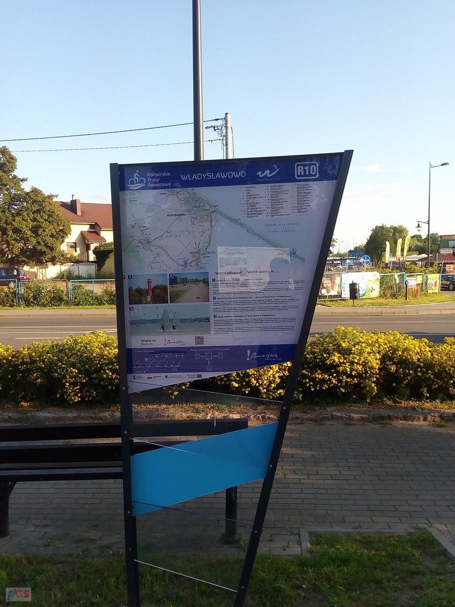 Tablica informacyjna na parkingu rowerowym we Wladysławowie