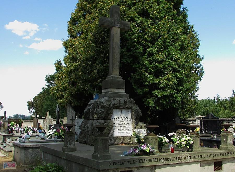 Rokitno - grobowiec Ks. Władysława Sędziakowskiego