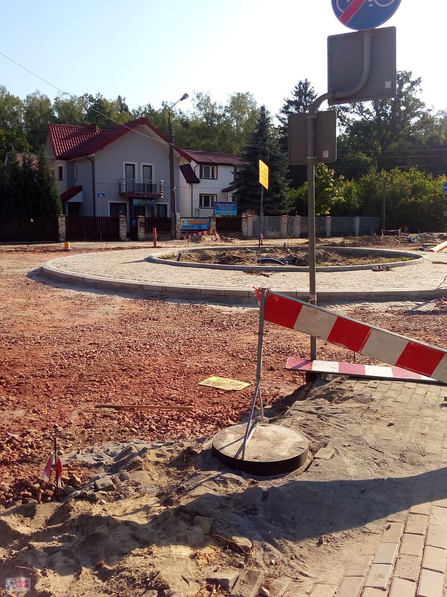 więc dziś budowa ronda z kilku stron