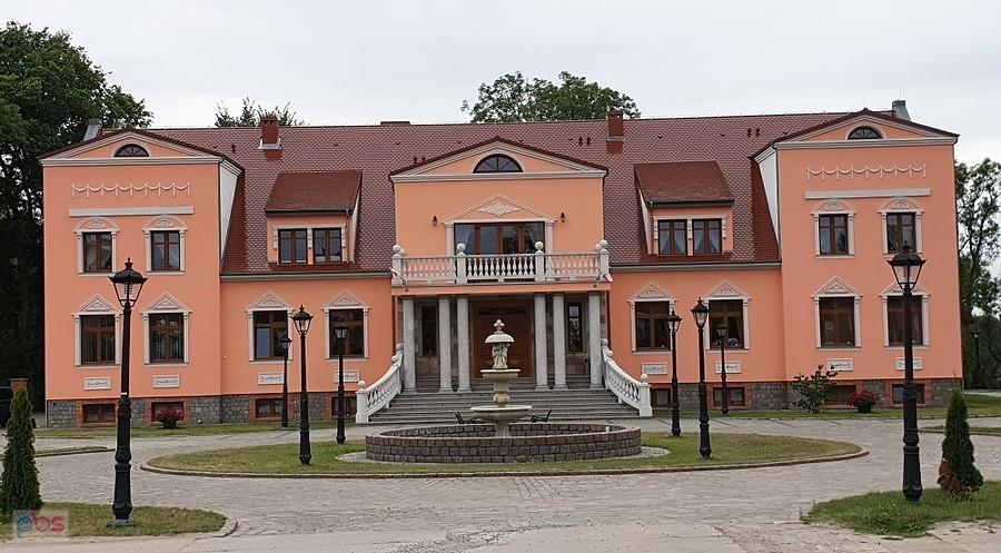 GLINNA (niem.Glien) Dwór z 1830 roku
