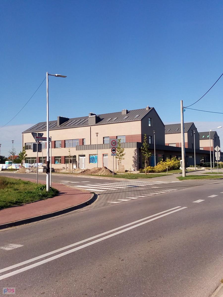 Trzecie skrzydło szkoły ma być gotowe na 1 września. Czy zdążą?