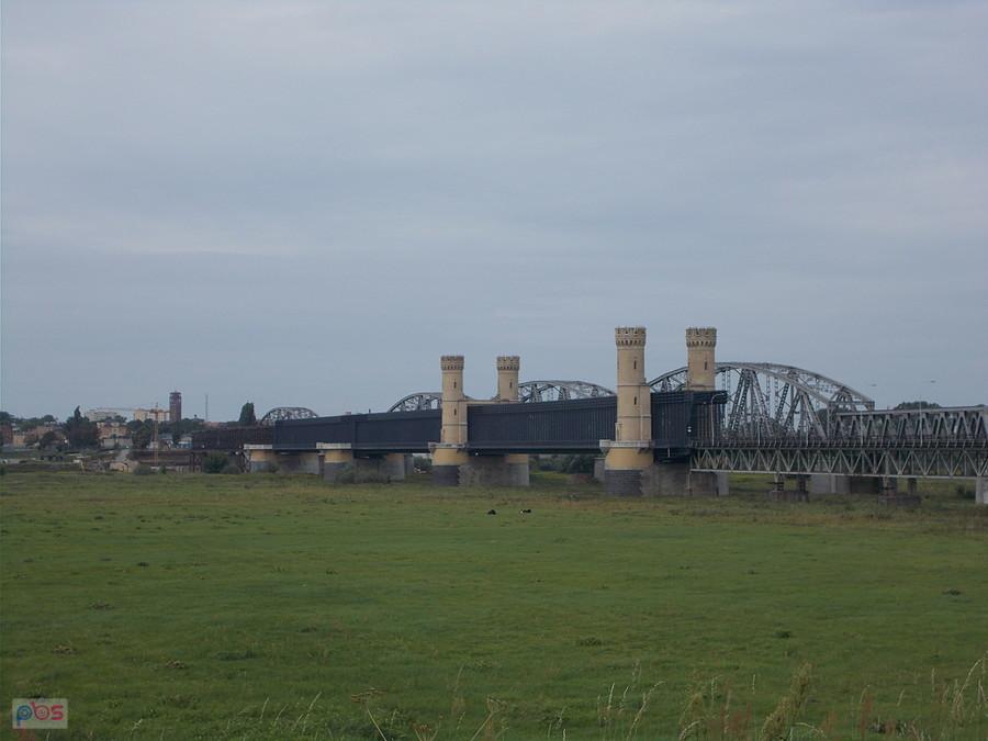Nieczynny most na Wiśle