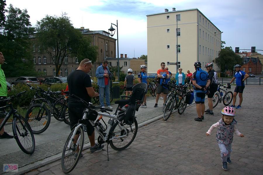 docierają też inni rowerzyści