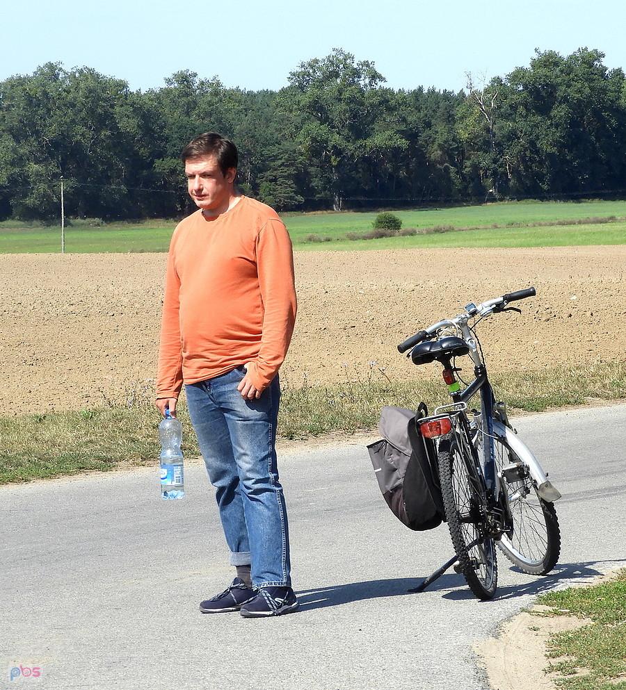 Kuba z butelką wody - było gorąco.
