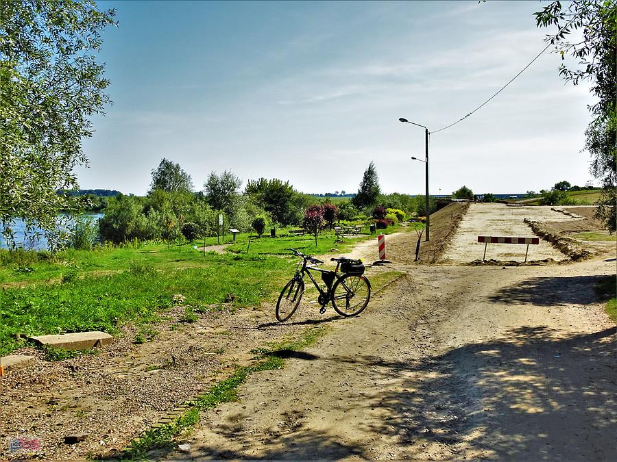Niedziela na rowerze - Kociewie. Ścieżka rowerowa w budowie - wzdłuż Wisły, gmina Tczew.