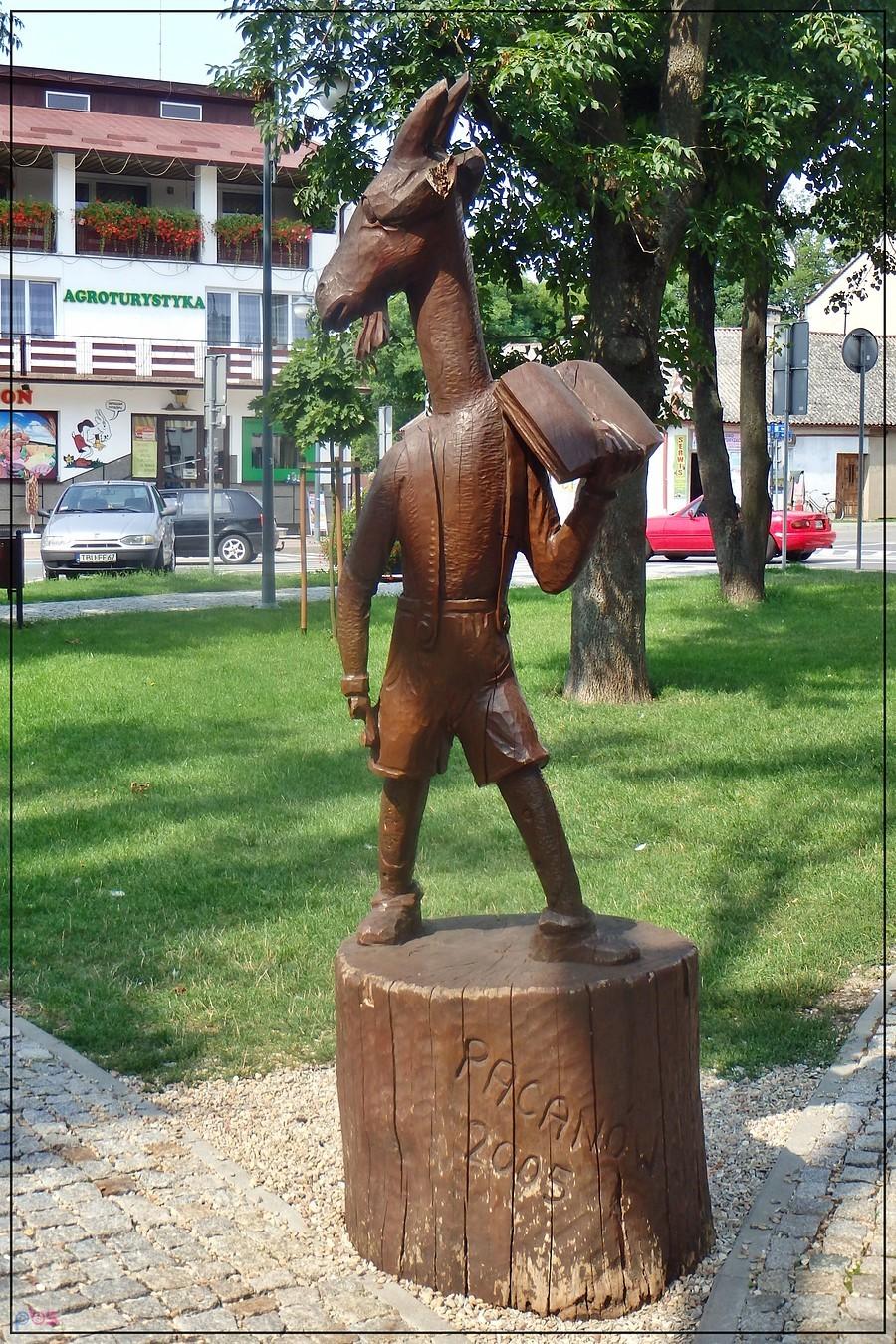 Koziołek Matołek w rynku w Pacanowie