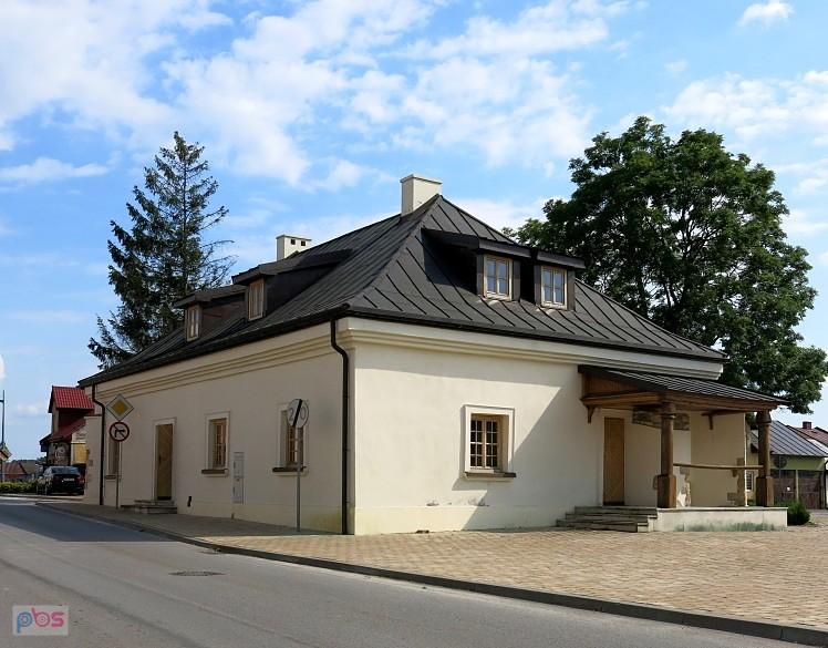 Dom Ariański - Raków