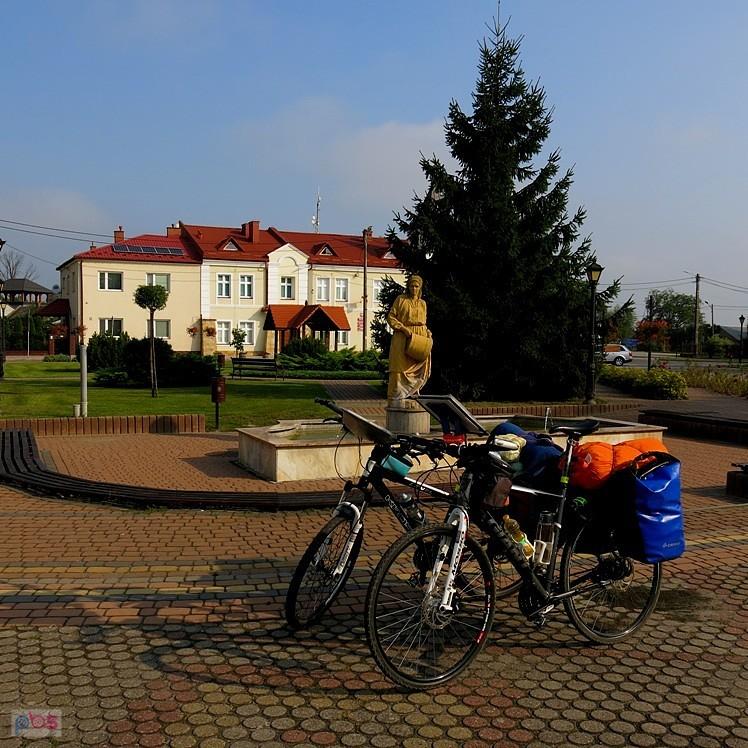 Na rynku w Baranowie Sandomierskim