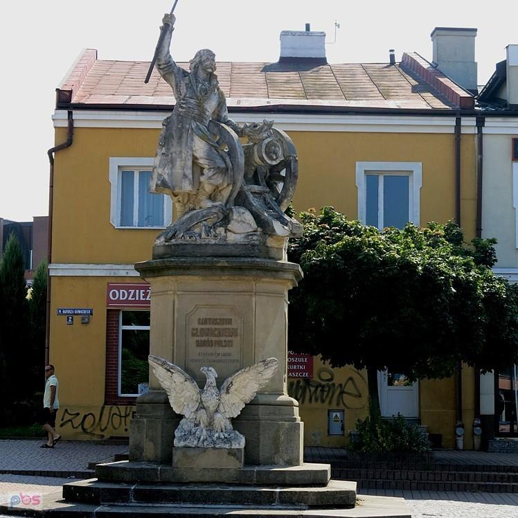 Pomnik na RynPomnik na Rynku tarnobrzeskim.ku tarnobrzeskim