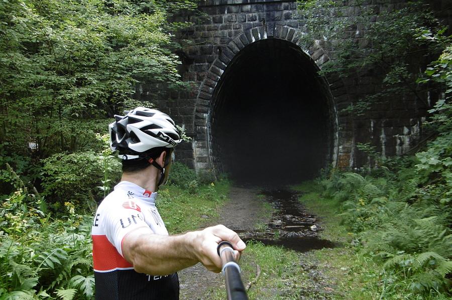 Od dawna chciałem zobaczyć ów długi tunel - po wejściu do środka adrenalinka skoczyła