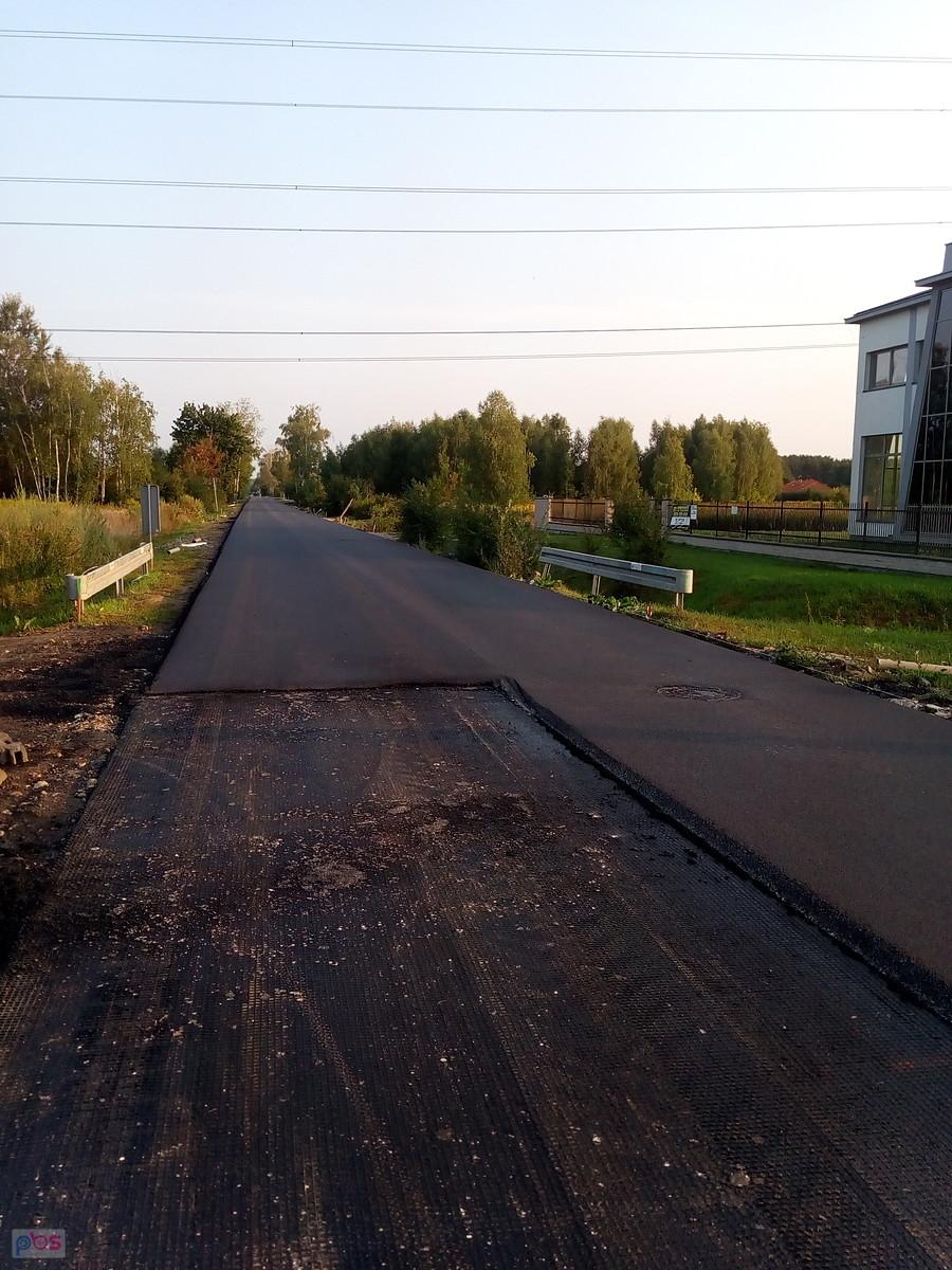 Remont dalszego odcinka drogi z Lipkowa do Zielonek