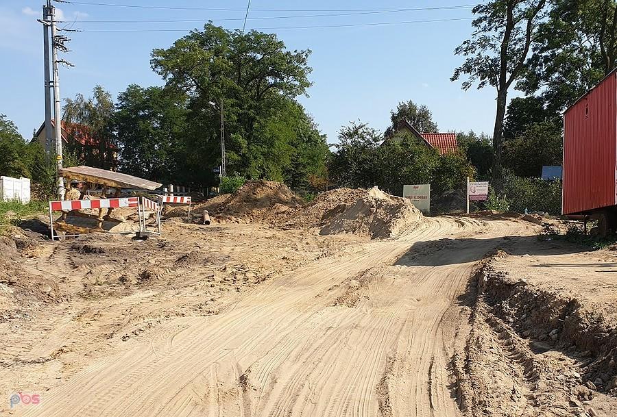 Droga w Grzędzicach
