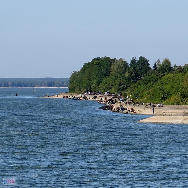 Nad brzegiem Jeziora