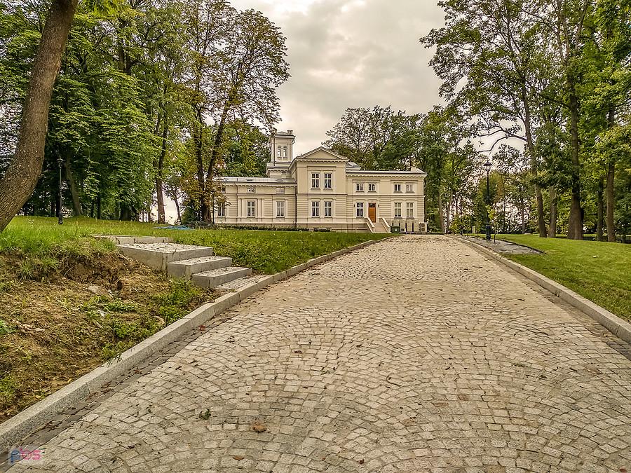 Pałac w Łoniowie