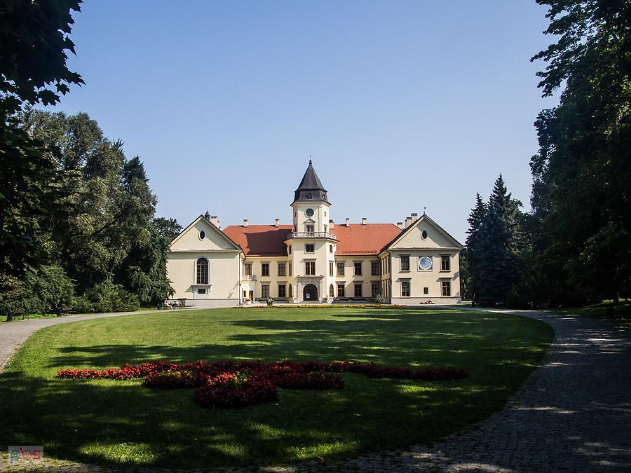 Zamek Tarnowskich w Dzikowie