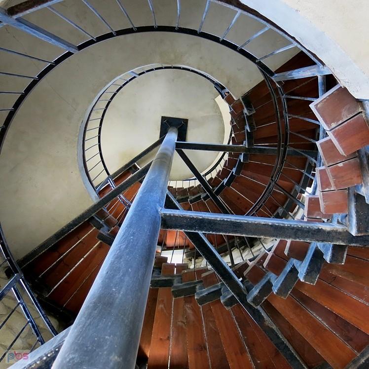 Schodami na basztę