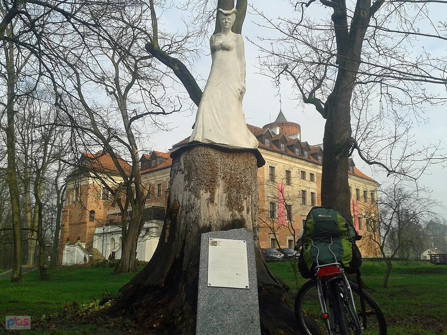 Biała Dama z Zamku w Uniejowie