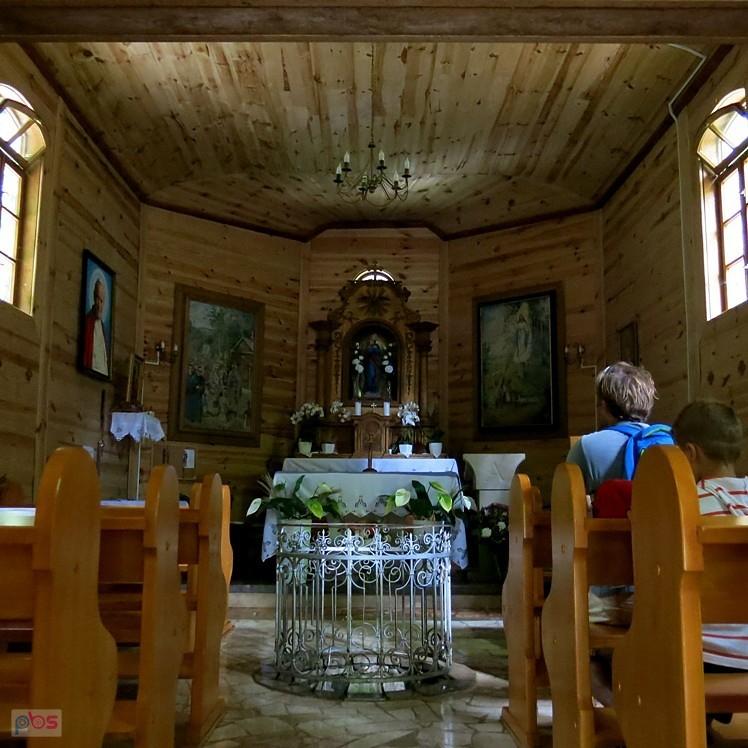 Ołtarz w Kaplicy leśnej w Nowinach Horynieckich
