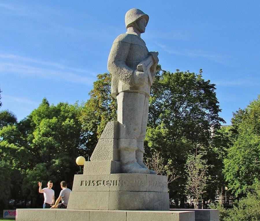Pomnik Żołnierzy 1 Armii Wojska Polskiego