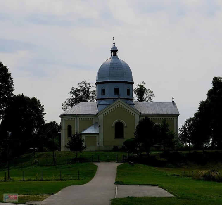 Kobylnica Wołoska - kościół pw. NMP Królowej