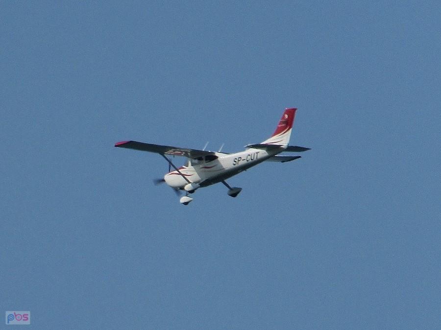 Cessna 182T nad Karwią
