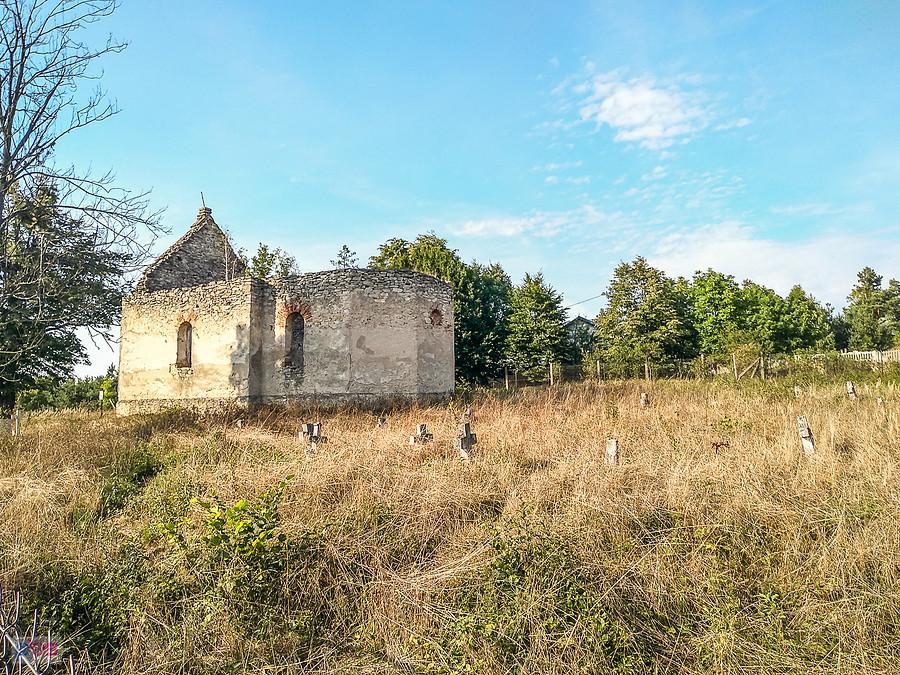 Pozostałości cerkwi w Hucie Różaneckiej