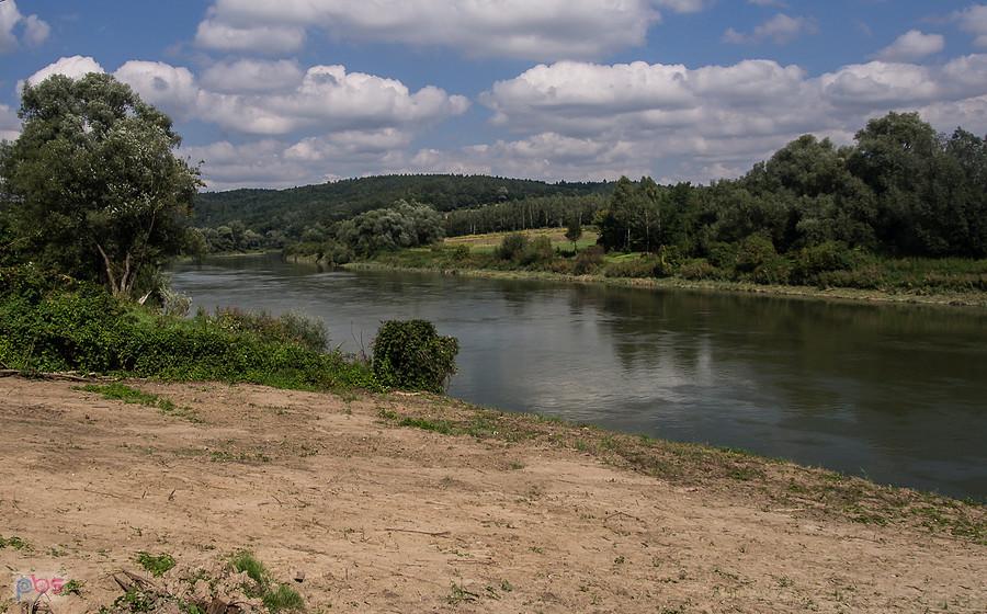 Cały czas poruszamy się wzdłuż rzeki