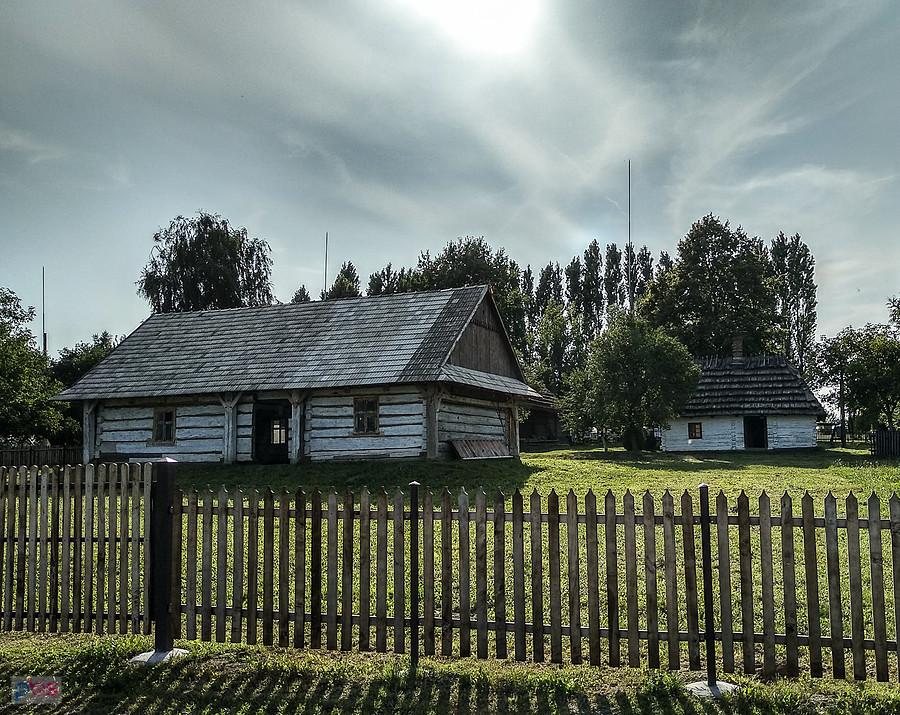 Skansen w Markowej z zewątrz
