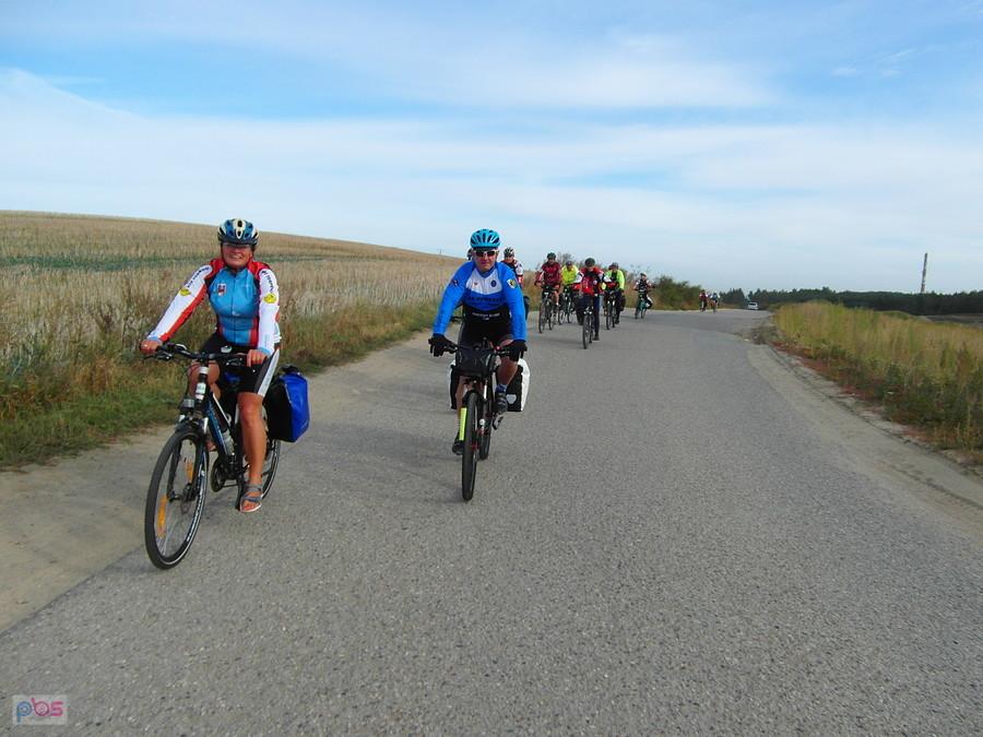 VI Pomorskie Święto Wisły - rowerzyści na trasie