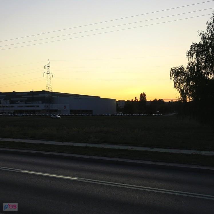 Arena lodowa o zachodzie