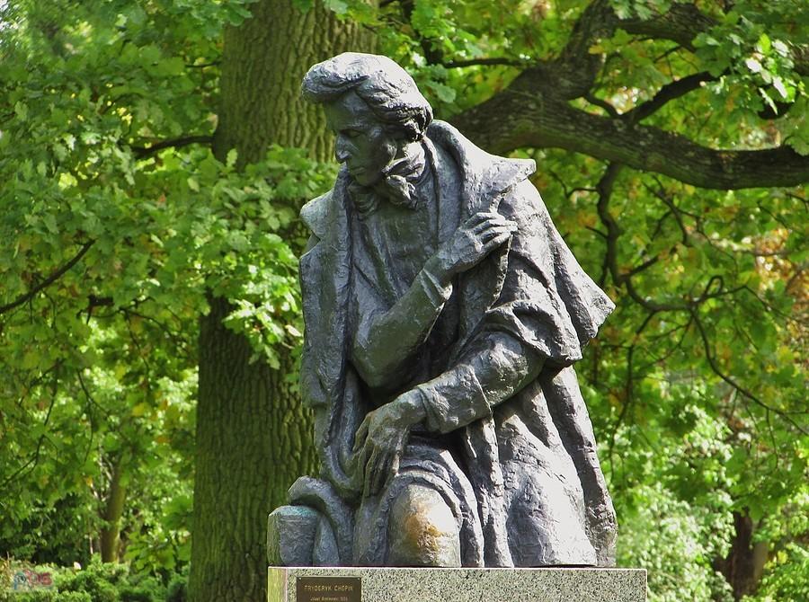 Pomnik Fryderyka Chopina w Żelazowej Woli