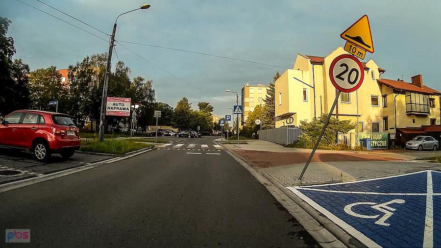 Krzywy znak na zbożowej, ktoś go chyba delikatnie przychaczył ;)