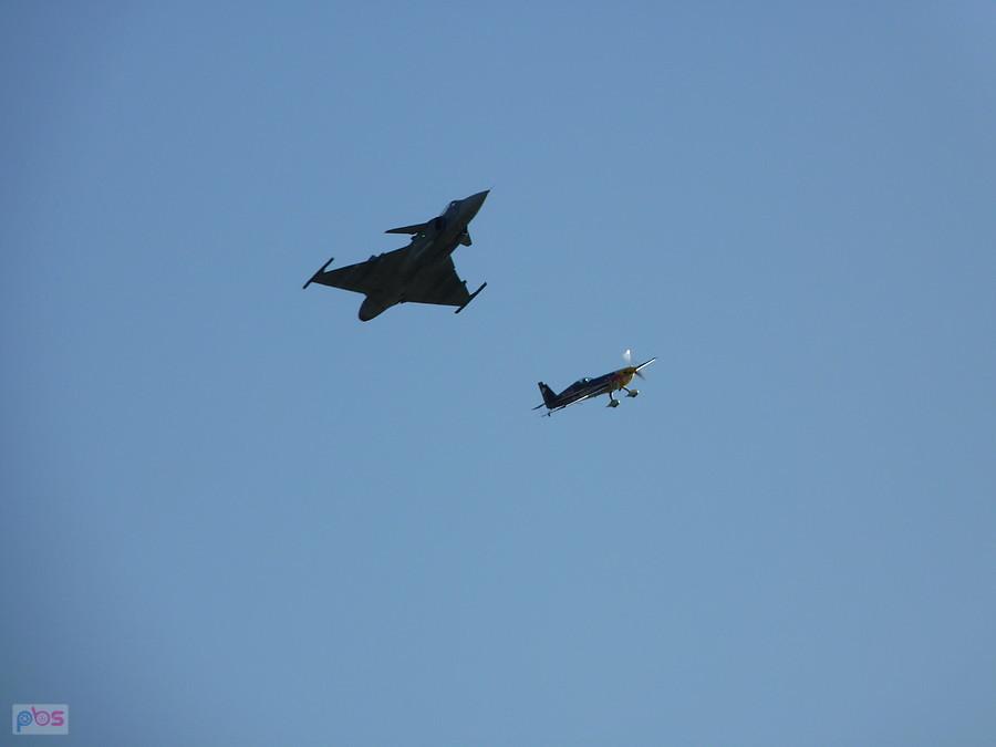 JAS 39 Gripen i samolot Red Bulla