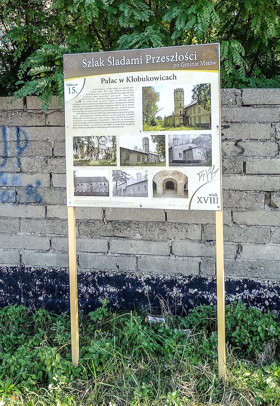 Kłobukowice - okolice pałacu - niestety niedostępnego :(