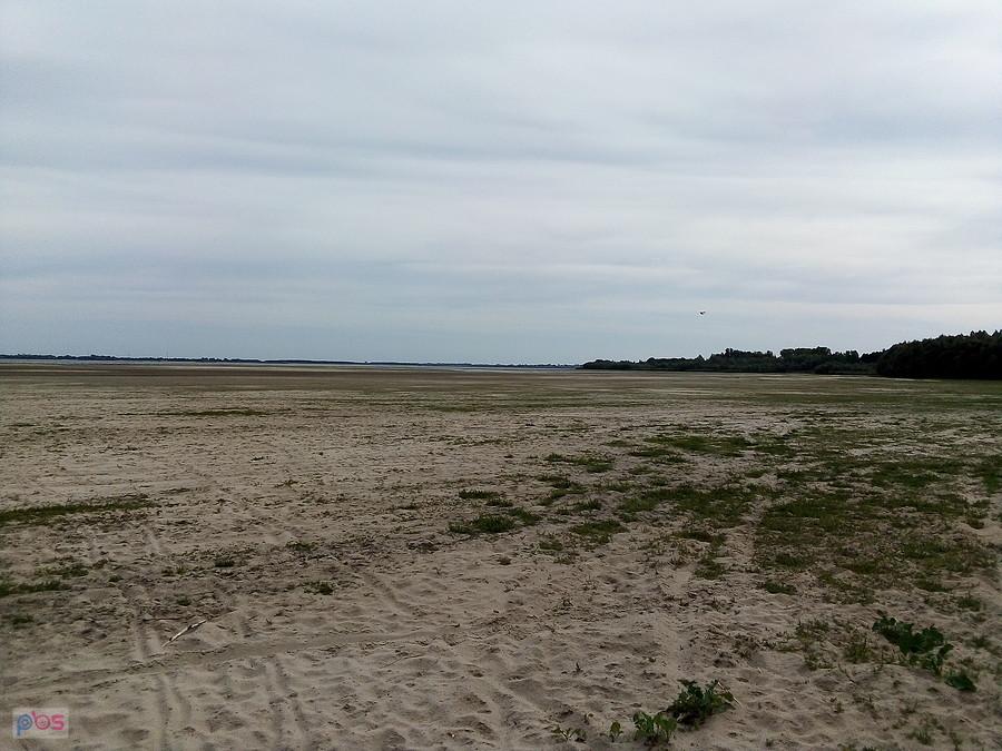 Plaża nad jeziorem
