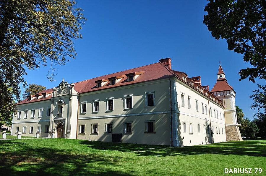 Zamek Tarnowice Stare