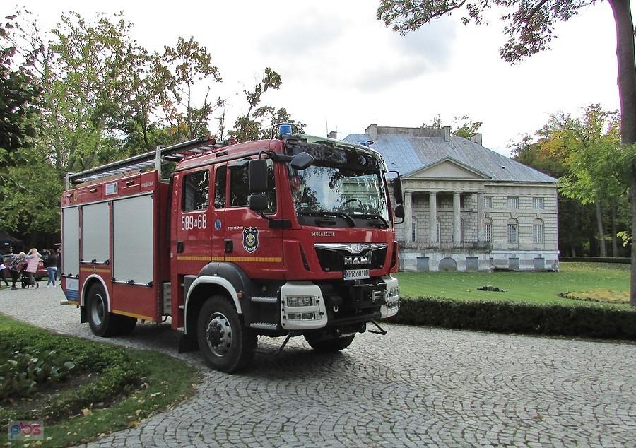 Błyszczący wóz OSP Młochów