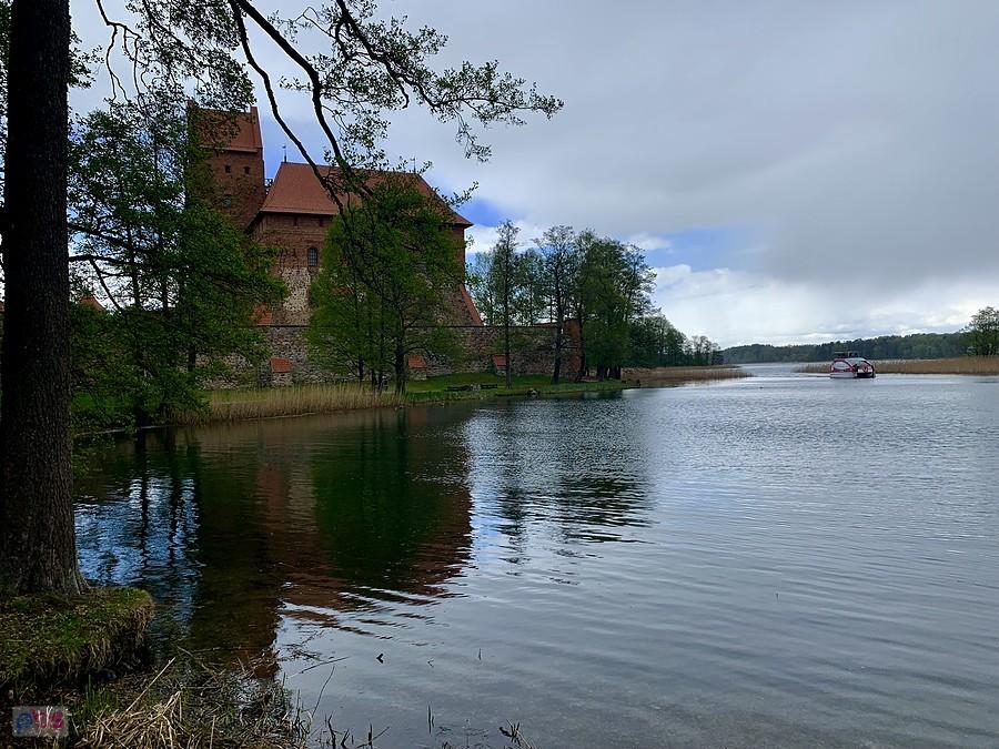 zamek położony genialnie