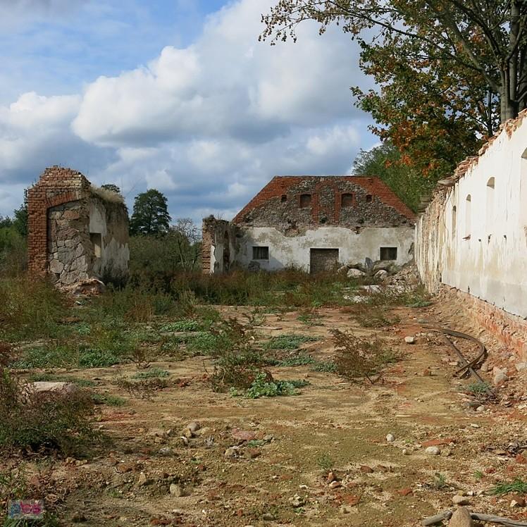Pozostałoście po folwarku w Zgniłych Błotach