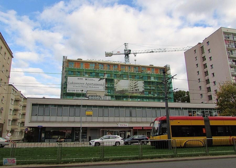 Powstaje apartamentowiec "Widoki Mokotów" schowany za pawilon przy Puławskiej 73/75